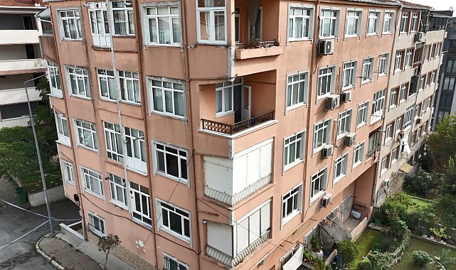 Eyüpsultan'da kolonları patladığı için mühürlenen bina havadan görüntülendi