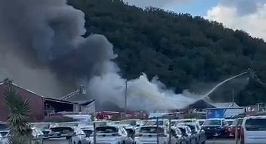 Eyüpsultan'da yediemin otoparkında yangın -1