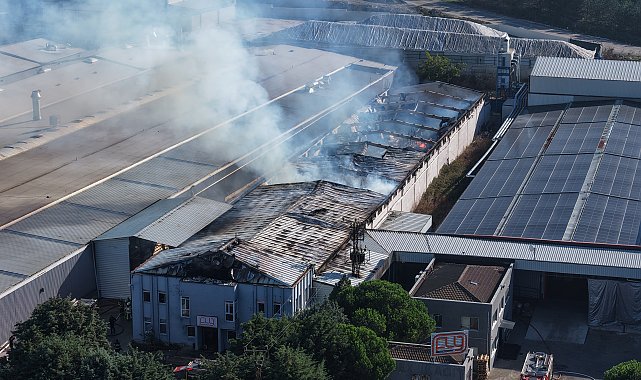 Fabrikada çıkan yangın, 3 saatte kontrol altına alındı