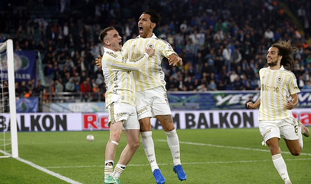 Fenerbahçe, Rize deplasmanında 3 puanı 3 golle aldı