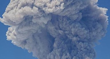 Filipinler'deki Mayon Yanardağı'nda patlama meydana geldi