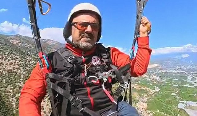 Finike'de keşfedilen doğal rampada ilk yamaç paraşütü uçuşu