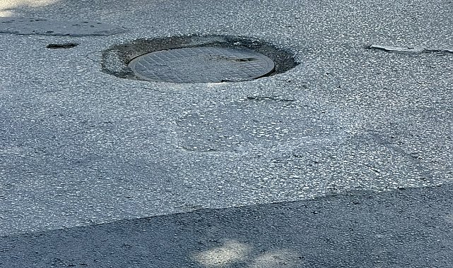 Firma kıyafeti giyip iş makinesiyle yer altındaki kabloları çalan 6 şüpheli tutuklandı