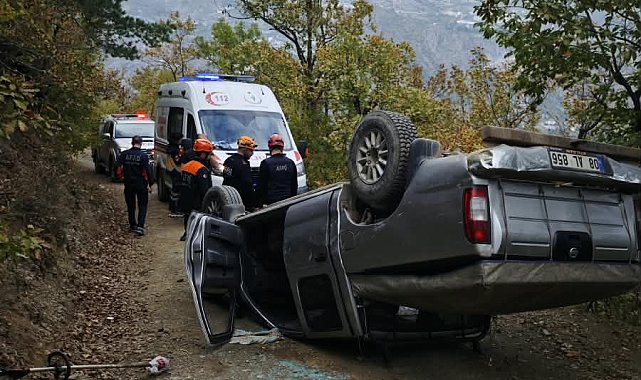 Freni tutmayan kamyonet takla attı; 2 yaralı