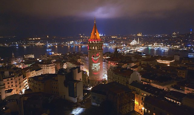 Galata Kulesi'nde 29 Ekim'e özel Atatürk gösterisi