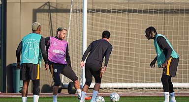 Galatasaray, Barcelona maçının hazırlıklarına devam etti