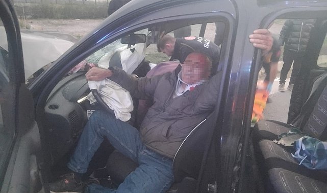 Gebze'de iki otomobil çarpıştı: 4 yaralı