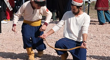Geleneksel Türk Okçuluk Türkiye Şampiyonası 2'nci gününde sürüyor