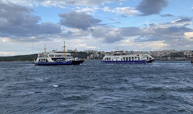 Gökçeada ve Bozcaada feribot seferlerine fırtına engeli