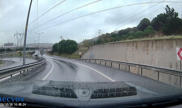 Göktürk'te virajı alamayan aracın takla attığı anlar kamerada