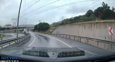 Göktürk'te virajı alamayan aracın takla attığı anlar kamerada
