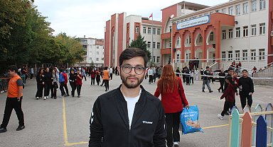 Görme engelli Abdülkadir, mezun olduğu okula öğretmen oldu