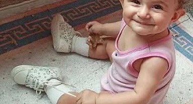 Halasının elini bırakıp çıktığı yolda otomobil çarpan Melis bebek toprağa verildi