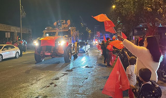 Iğdır'da araçlarla 'Cumhuriyet konvoyu'