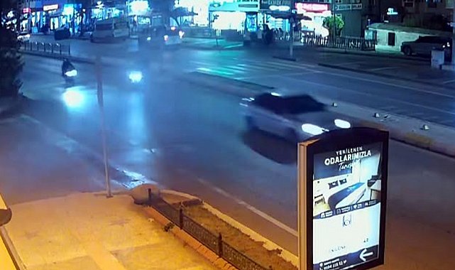 İki motosikletin çarpıştığı kazada 1 yaralı; o anlar kamerada