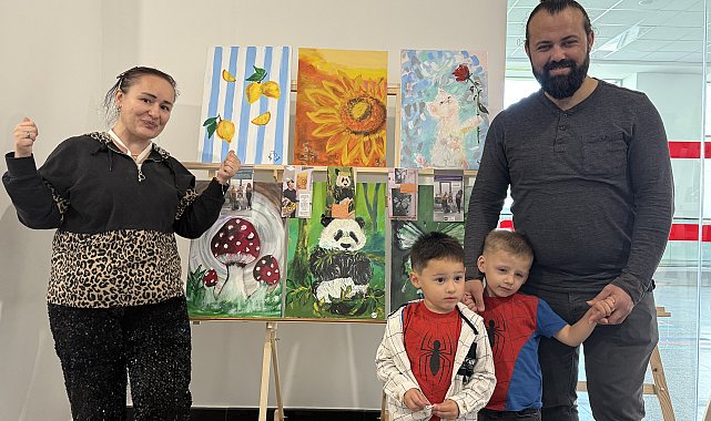 İkiz annesi Nurdan, kemoterapide resimle hayata tutundu