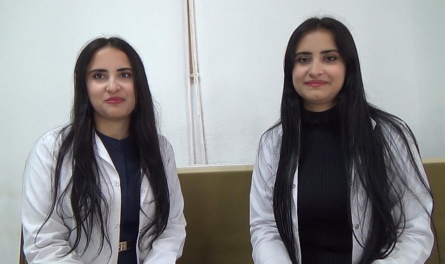 İkizler Fatmanur ve Zehranur, aynı okulda öğretmenlik yapıyor