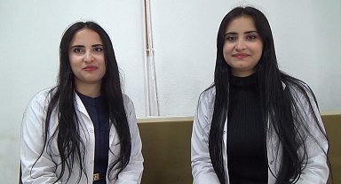 İkizler Fatmanur ve Zehranur, aynı okulda öğretmenlik yapıyor