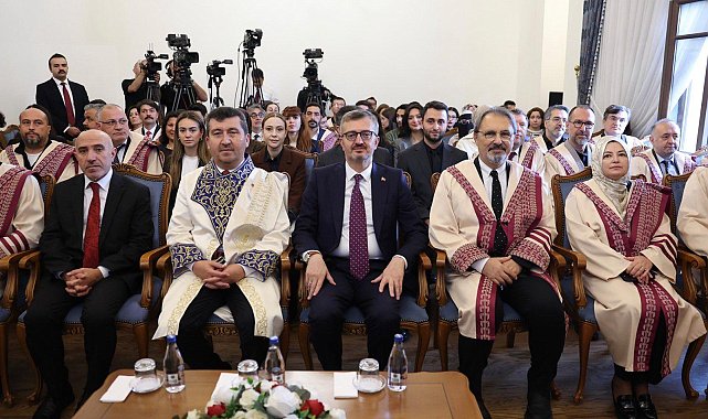 İletişim Başkanı Duran, ASBÜ'de akademik yılı açılış dersine katıldı