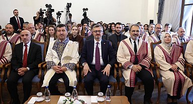 İletişim Başkanı Duran, ASBÜ'de akademik yılı açılış dersine katıldı