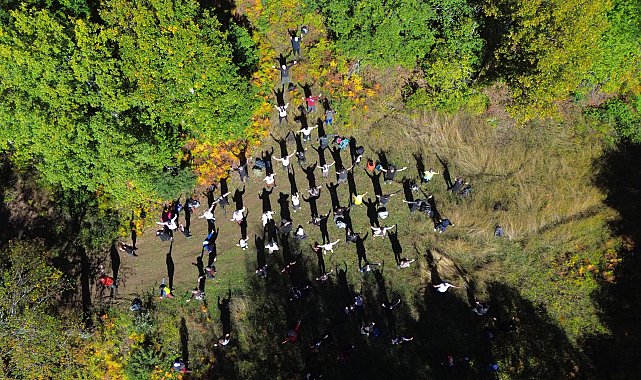 İnönü ve Ercova yaylaları sonbahar renkleriyle doğaseverleri ağırladı