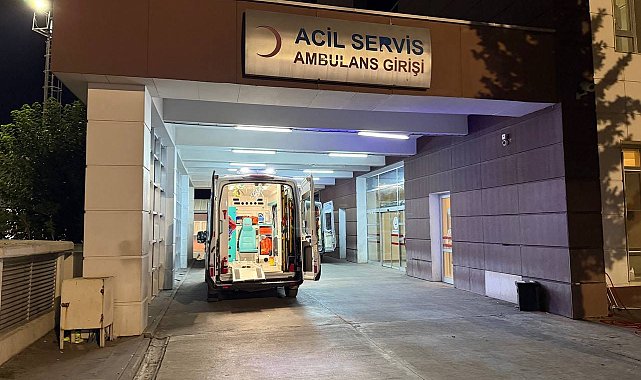 İnşaatta demir çubuğun üzerine düşen işçi yaralandı
