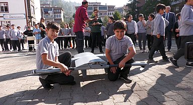 İnsansız hava aracı BAHA, Rize'de öğrencilerle buluştu