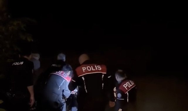 Irmağa atlayan kişi kurtarıldı