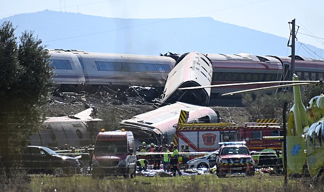 İspanya'da 68 kişinin öldüğü tren kazası sonrası 3 günlük ulusal yas ilan edildi