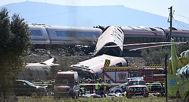 İspanya'da 68 kişinin öldüğü tren kazası sonrası 3 günlük ulusal yas ilan edildi