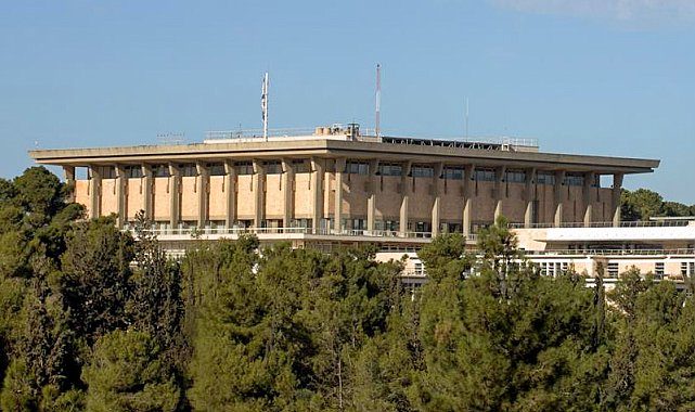 İsrail genel seçimler için sandık başında