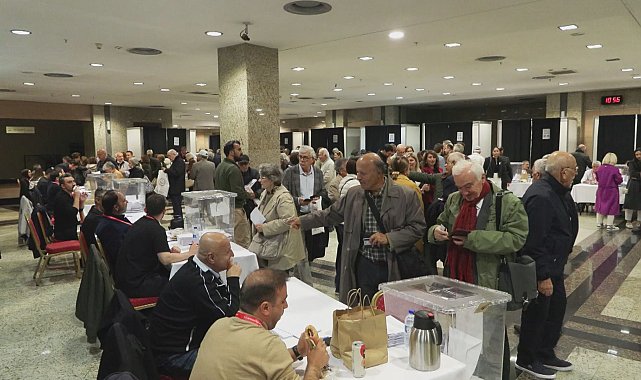 İstanbul Barosu başkanlık seçiminde oy kullanma işlemi sürüyor