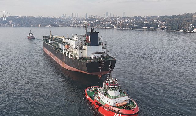 İstanbul Boğazı 'AK ANA' isimli tankerin geçişi nedeniyle gemi trafiğine kapatıldı -1 Havadan görüntü