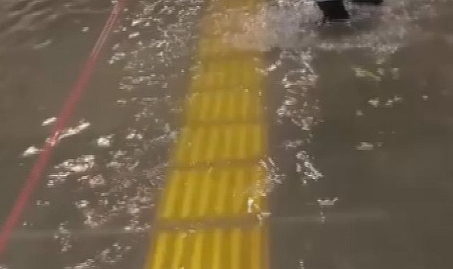 İstanbul'da sağanak; bazı metro ve alt geçitleri su bastı