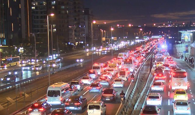 İstanbul'da trafik yoğunluğu yüzde 87'ye ulaştı