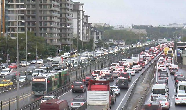 İstanbul'da trafik yoğunluğu yüzde 89'a ulaştı