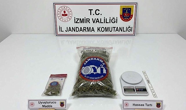 İzmir'de fabrika alanındaki konteynerde uyuşturucu ele geçirildi: 3 gözaltı
