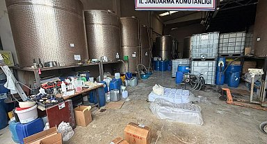 İzmir'de kaçak etil alkol operasyonu