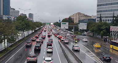Kadıköy'de sağanak sonrası trafik yoğunluğu -1