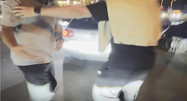 Kağıthane'de Bulgaristan plakalı araçtan inen 2 kişiden motosikletliye tehdit: Seni buraya gömerim