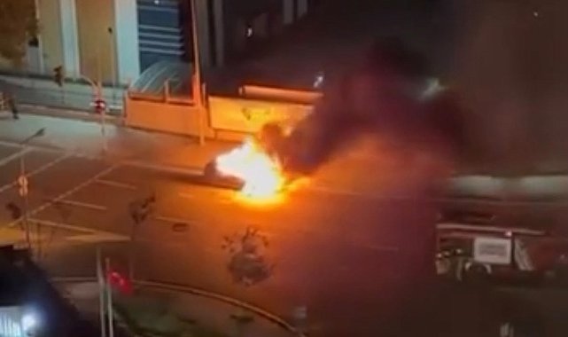 Kağıthane'de seyir halindeki cip alev alev yandı
