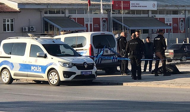 Kaldırımda ölü bulundu