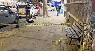 Kaldırımda yürürken motosiktetten açılan ateşle yaralandı