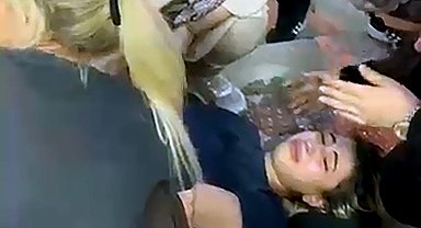 Kaldırımda yürüyen eşini kıskançlık krizine girip bıçakladığını öne sürdü