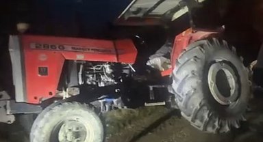 Kamyonet ile traktör çarpıştı: 2 yaralı