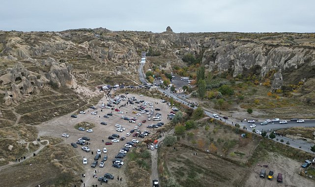 Kapadokya'da peribacasından kopan kayalar düştü; 2 ölü, 5 yaralı