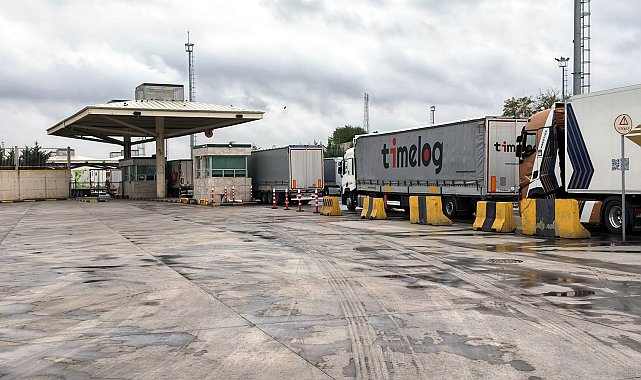 Kapıkule'de kontak kapatan TIR şoförlerinin eylemi sona erdi, geçişler başladı