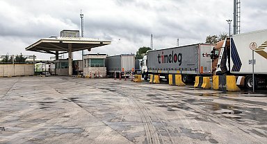 Kapıkule'de kontak kapatan TIR şoförlerinin eylemi sona erdi, geçişler başladı