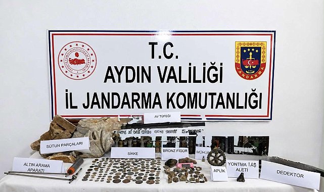 Karacasu'da 157 sikke ve tarihi objeler ele geçirildi