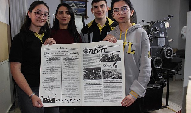Kars'ta lise öğrencilerinden Cumhuriyet Bayramı'na özel gazete